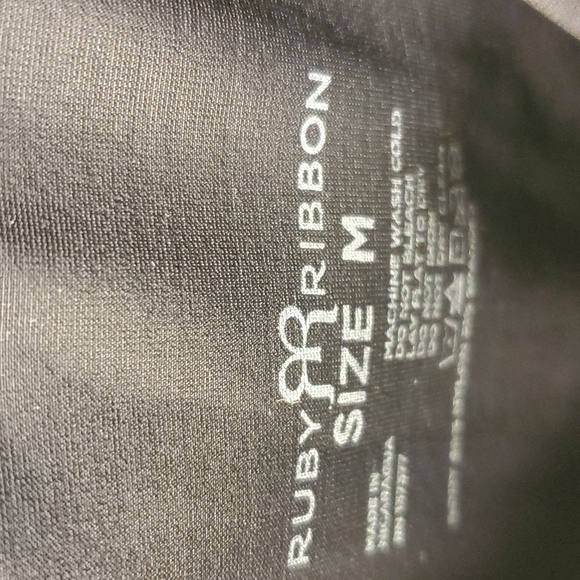 Ruby Ribbon Vneck slip size M - Picture 3 of 4